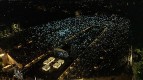 UN CONCIERTO SUBLIME: Una manifestación popular sin precedentes con las canciones de Mikis Theodorakis que son un símbolo de elevación del ánimo del pueblo griego