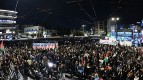 Тысячи протестующих у стен посольства Израиля против превращения сектора Газа в американский протекторат